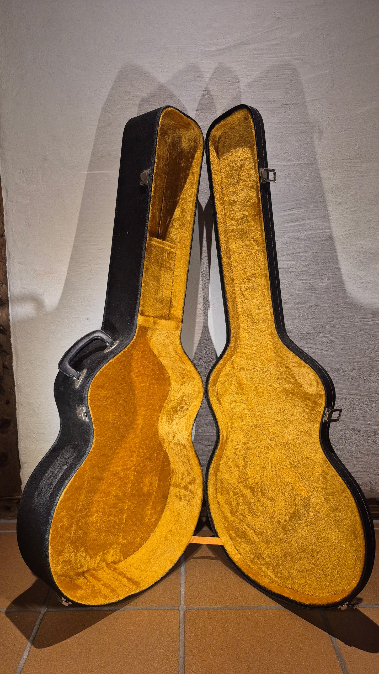 Koffer für Jumbo Gitarren