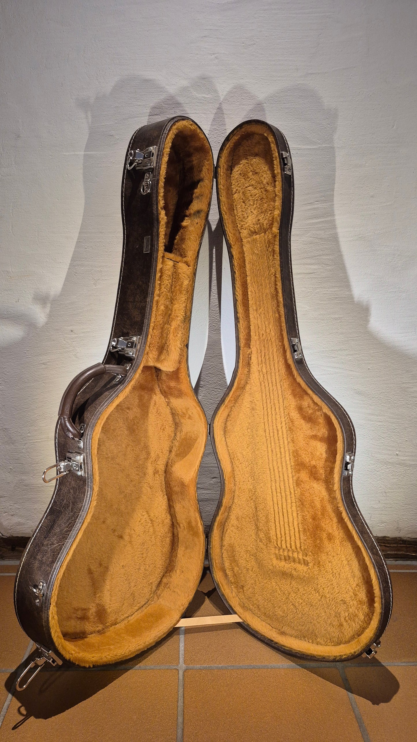 Koffer für klassische (und OM) Gitarren