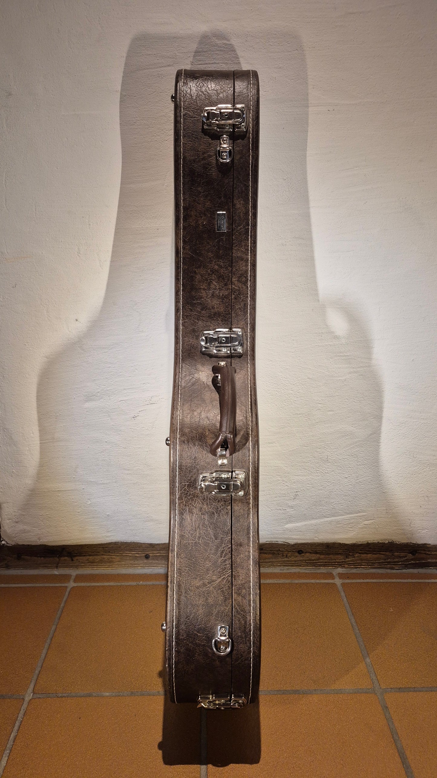 Koffer für klassische (und OM) Gitarren