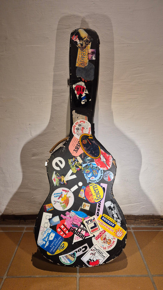 Koffer für OM Gitarren