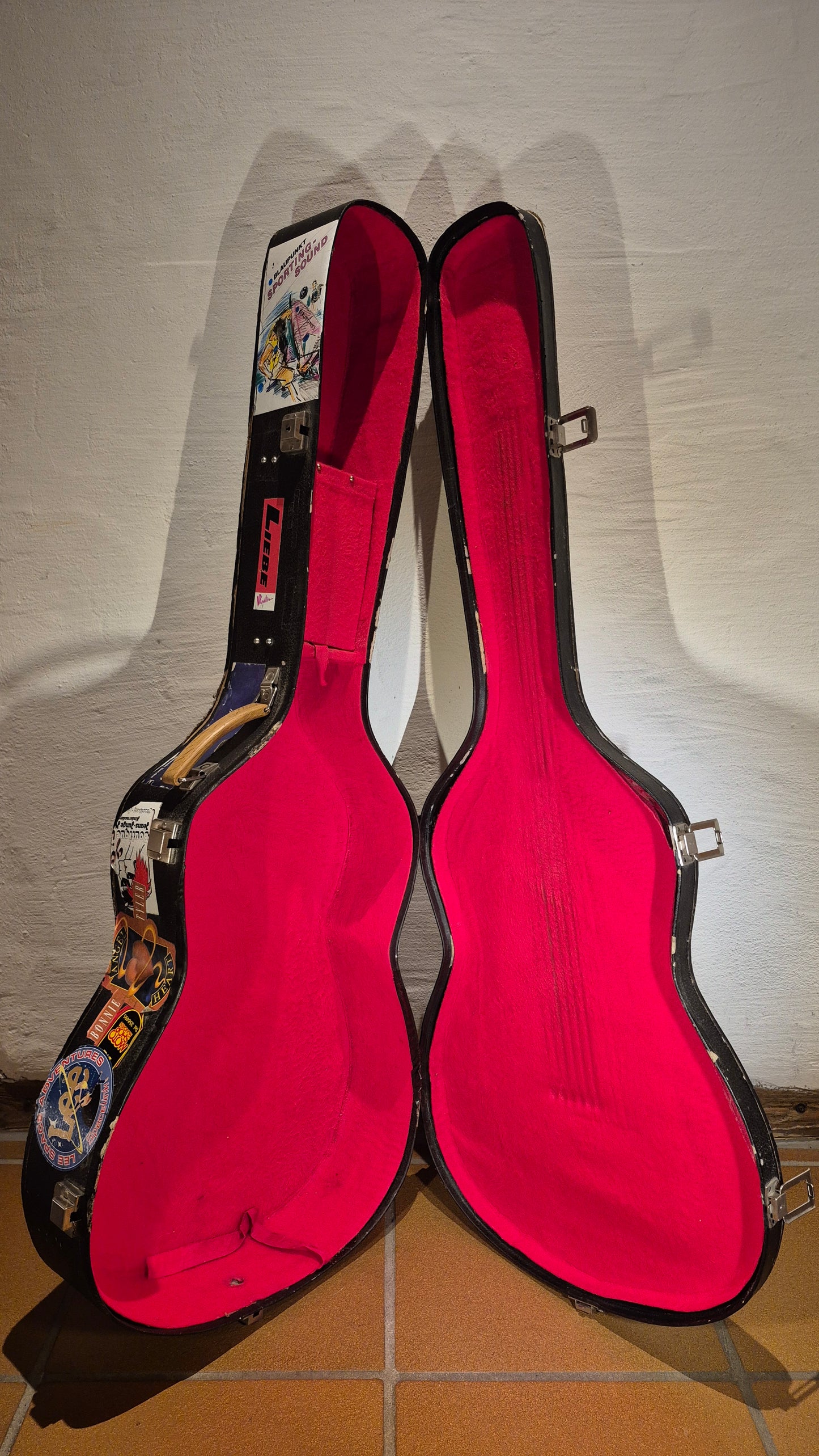Koffer für OM Gitarren