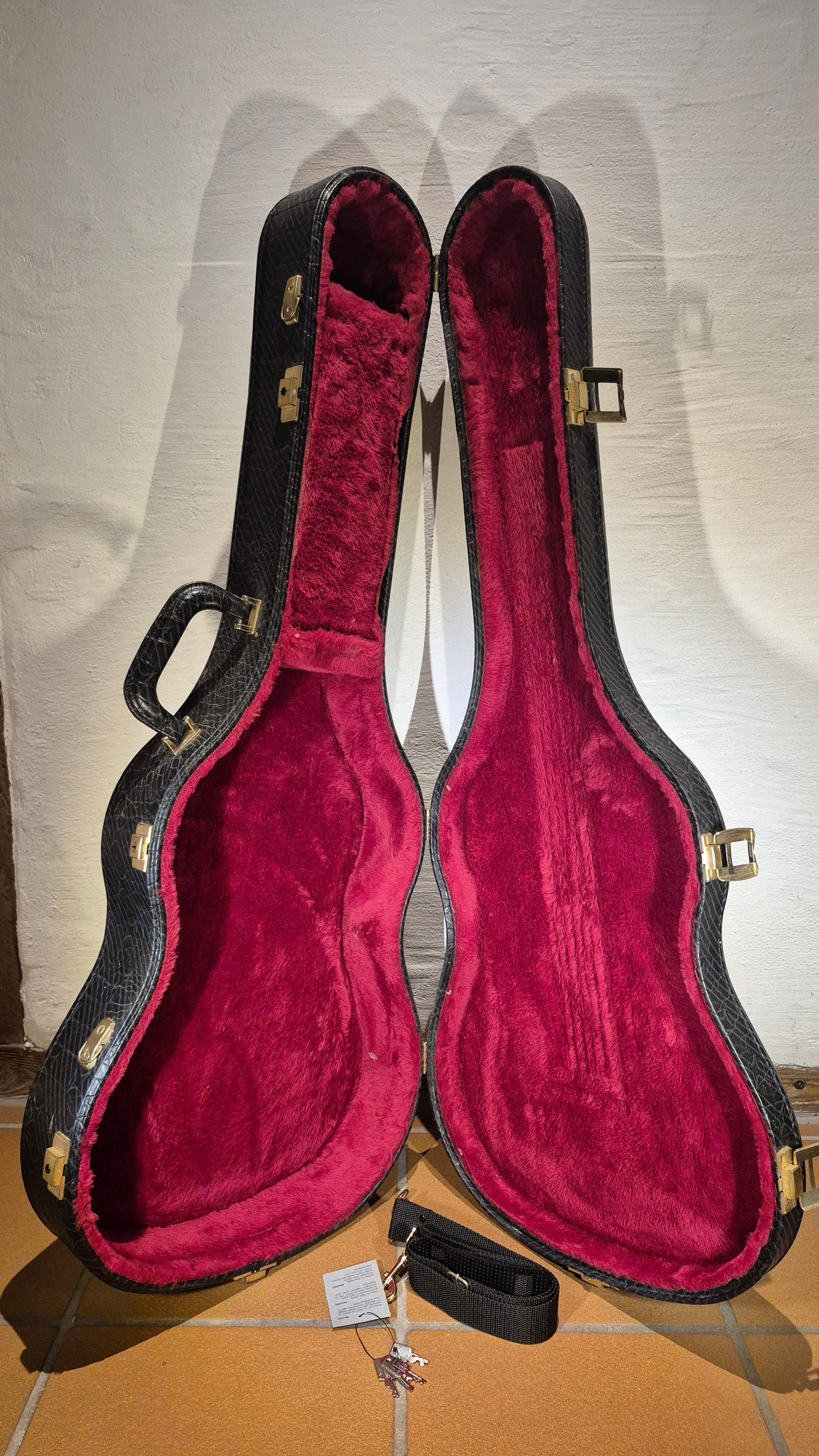 Koffer für klassische Gitarren