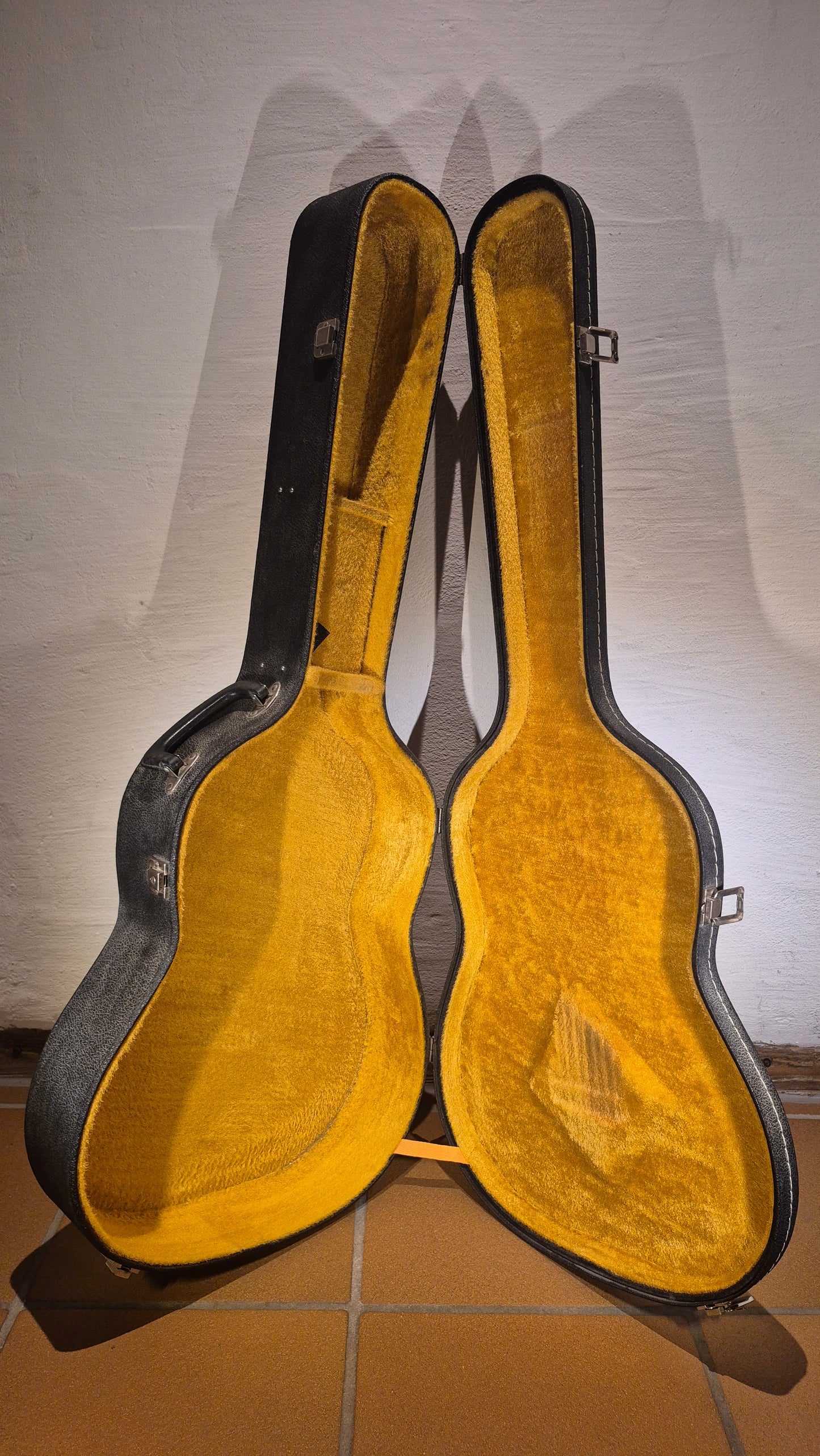 Koffer für klassische (und OM) Gitarren