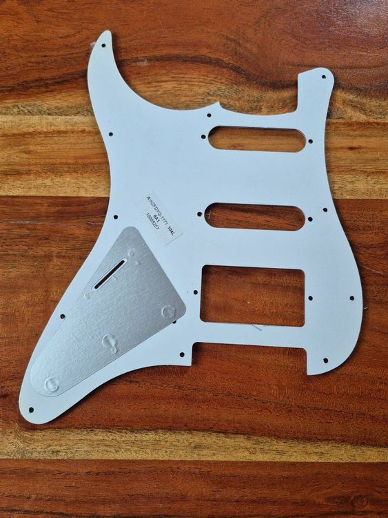 Pickguard Stratocaster